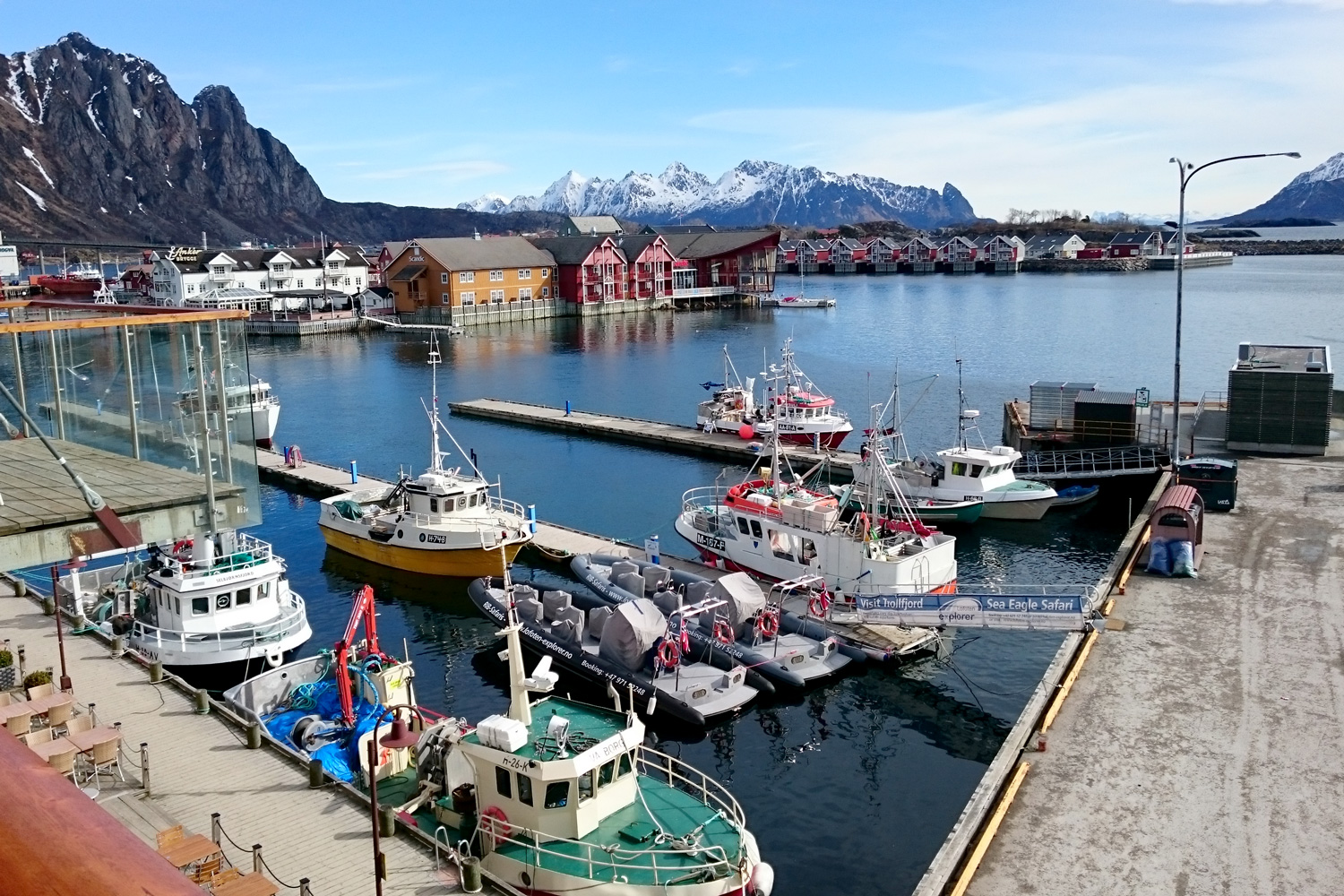 Blick auf den Hafen in Svolvær