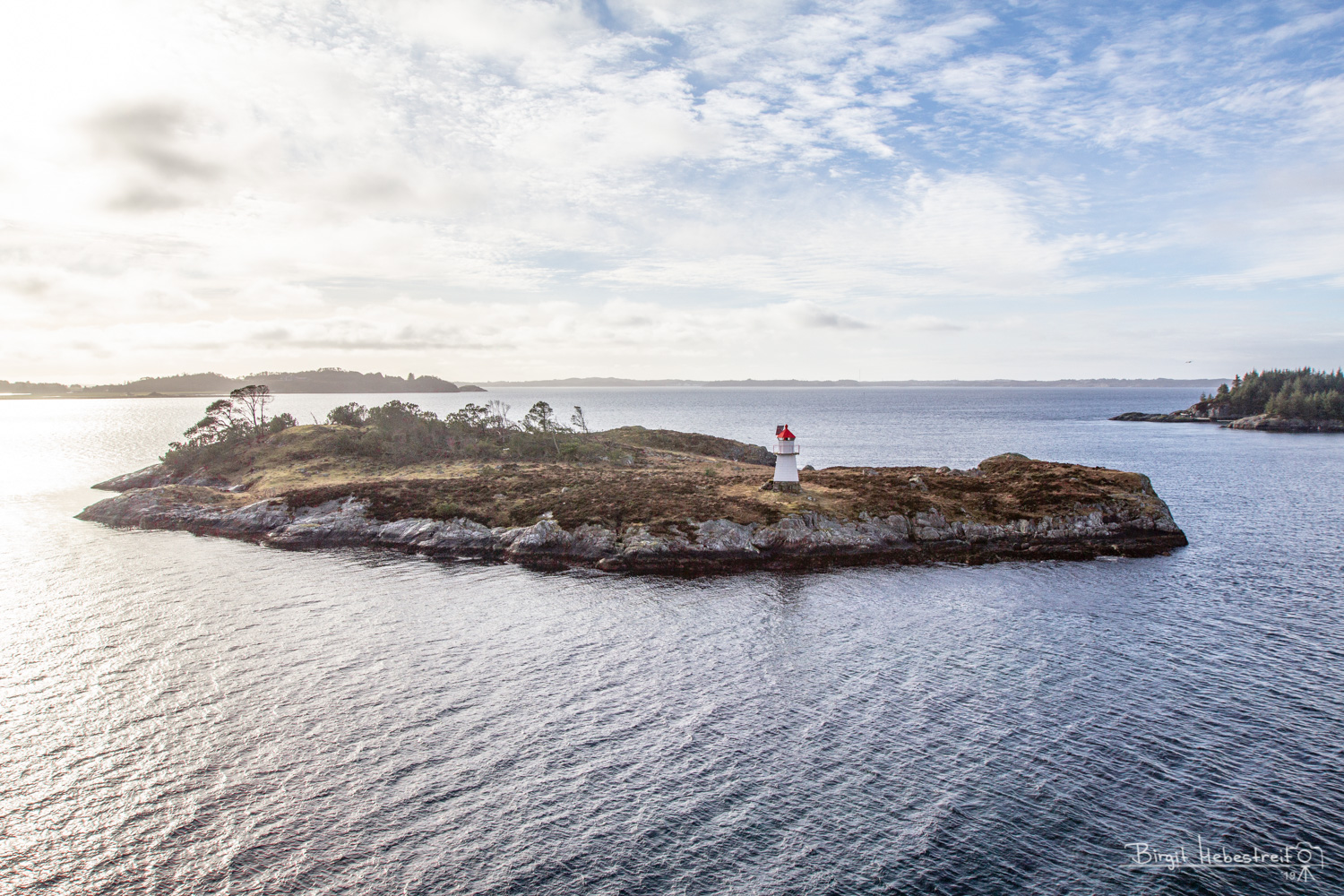 vorbei an vielen Inseln