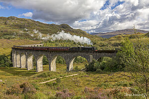Glenfinnan Viadukt mit Jacobite Steam Train
