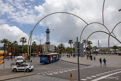 Seilbahn-Turm an Hafen
