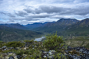 die Berge der Tombstone Mountains