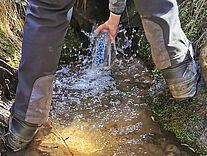 Wasserflaschen füllen